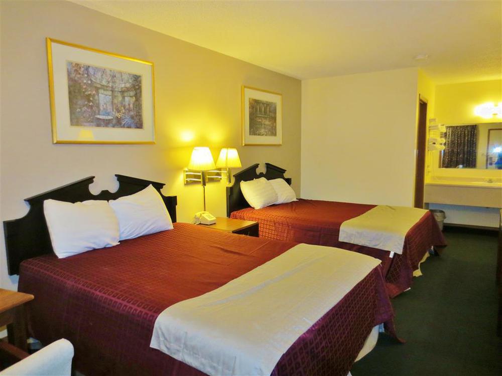 Americas Best Value Inn Knob Noster Habitación foto