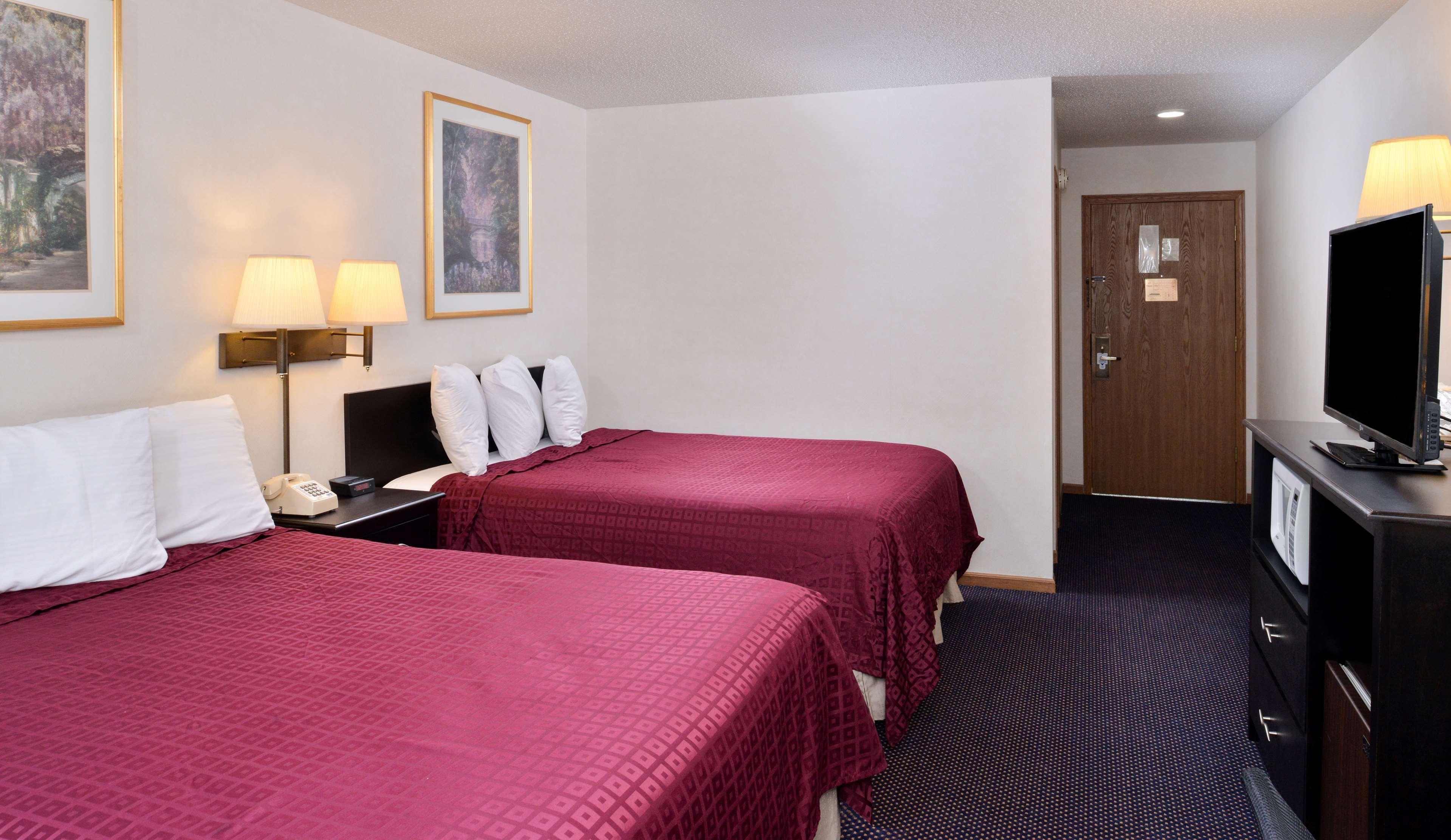 Americas Best Value Inn Knob Noster Exterior foto