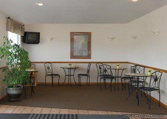 Americas Best Value Inn Knob Noster Restaurante foto